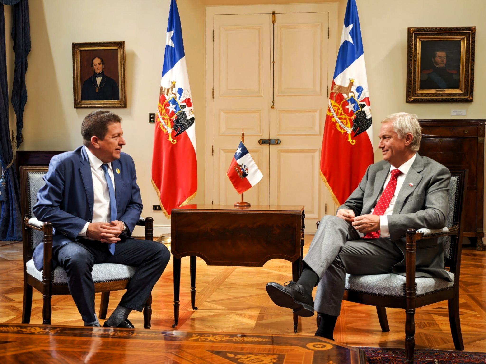 Alcalde de Lumaco fue recibido por el Presidente Kast en el Palacio de ...